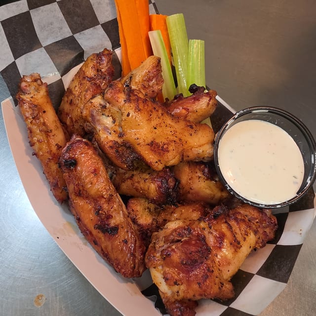 Full Pound Wings.
